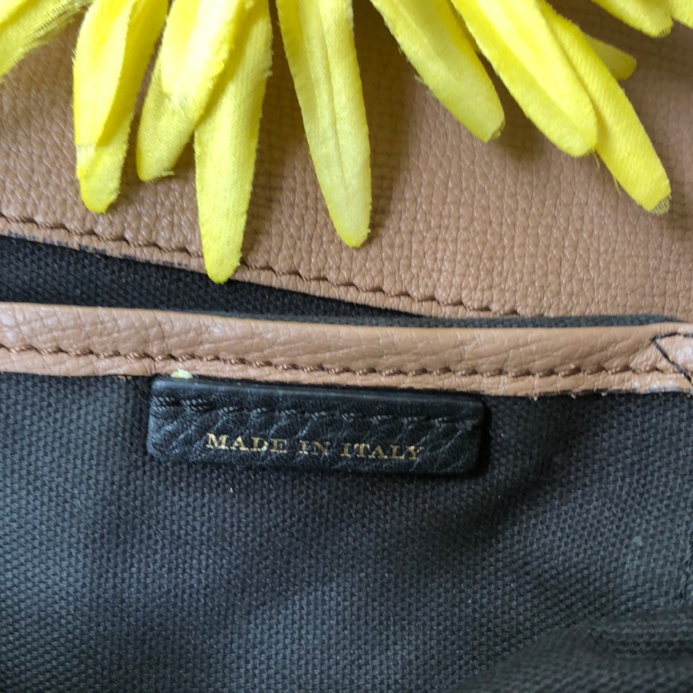πΊ BURBERRY Cornwall Derby Dk. Sand Leather Purse! - Picture 5 of 16